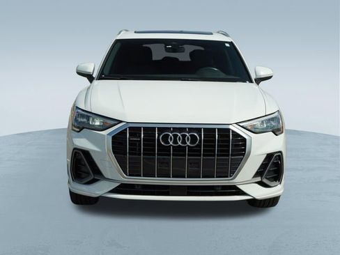 Used 2021 Audi Q3 2.0T Premium w/ Convenience Package AWD/4WD image 2