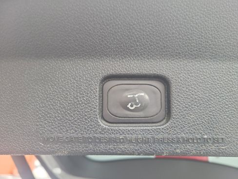 Used 2018 Ford Explorer XLT w/ Equipment Group 202A image 26