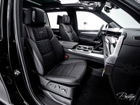 Used 2025 Cadillac Escalade ESV V AWD/4WD image 37