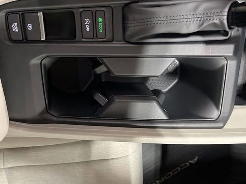 Certified 2025 Honda Accord LX image 19