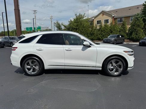 Certified 2026 Genesis GV70 2.5T Advanced AWD/4WD image 2