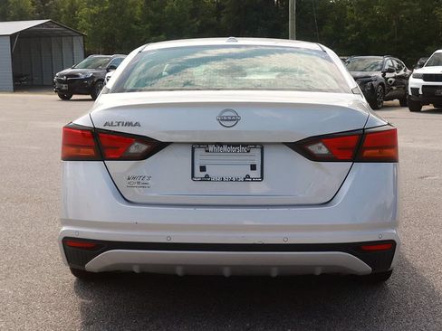 Used 2025 Nissan Altima 2.5 SV FWD image 6