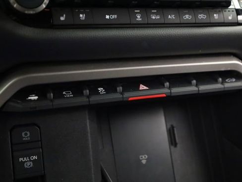 Used 2025 Toyota Tundra Limited AWD/4WD image 24