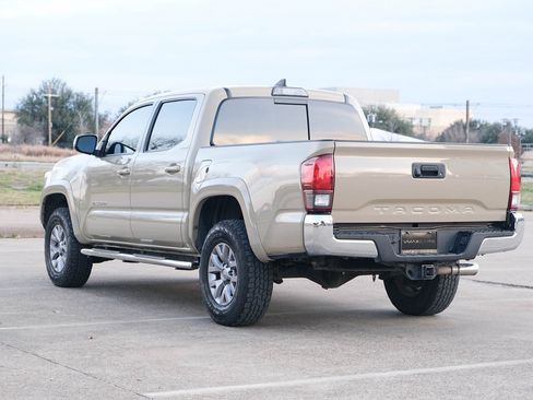 Used 2019 Toyota Tacoma SR5 image 11