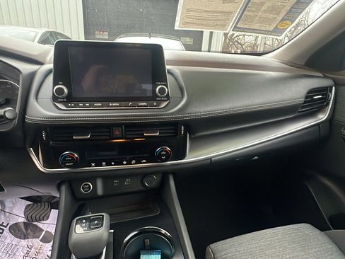 Used 2021 Nissan Rogue SV image 13