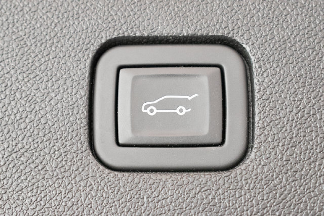 Used 2024 Cadillac XT6 Premium Luxury w/ Platinum Package AWD/4WD image 16
