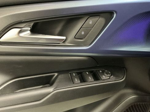 New 2026 Chevrolet Equinox EV LT image 23