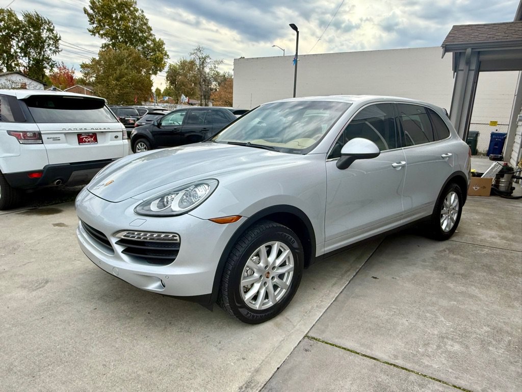 Used 2014 Porsche Cayenne S AWD/4WD image 3