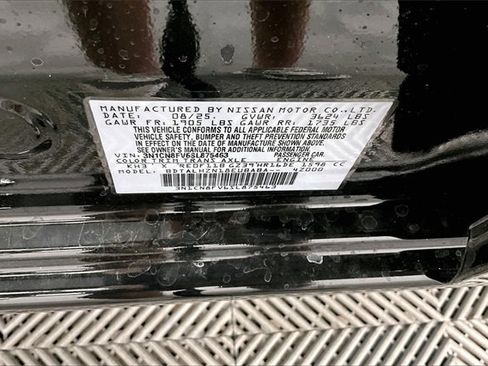 New 2025 Nissan Versa SR w/ Trunk Package image 35