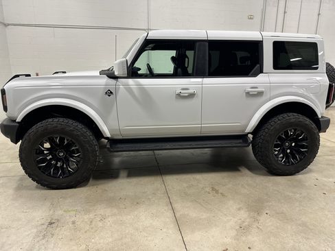 Used 2025 Ford Bronco Outer Banks AWD/4WD image 7
