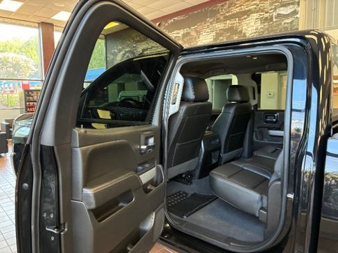 Used 2018 Chevrolet Silverado 1500 LTZ Z71 w/ LTZ Plus Package AWD/4WD image 23