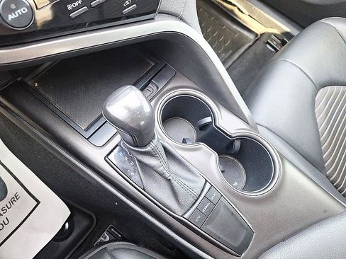 Used 2023 Toyota Camry SE FWD image 18