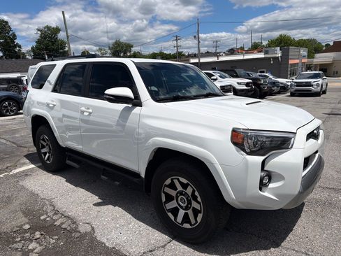Used 2024 Toyota 4Runner TRD Off-Road Premium w/ Off Road Premium Plus Package AWD/4WD image 3