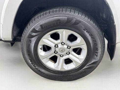 Used 2021 Toyota 4Runner SR5 Premium w/ Moonroof Package RWD image 33