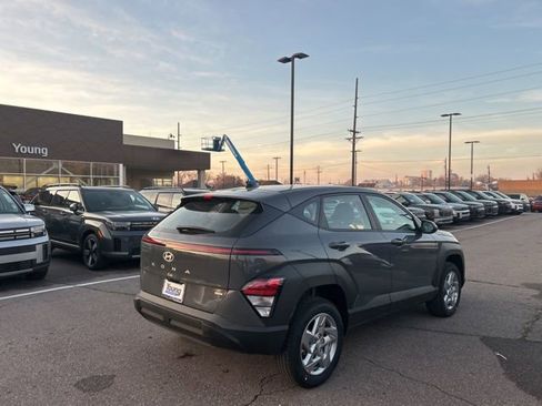 New 2026 Hyundai Kona SE image 5