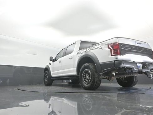 Certified 2018 Ford F150 Raptor w/ Equipment Group 802A Luxury image 30