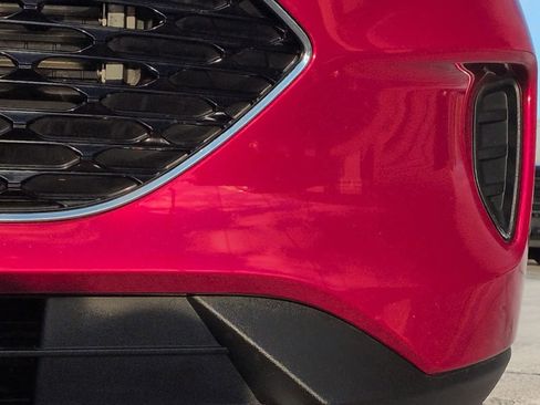 Used 2020 Ford Escape SE image 11