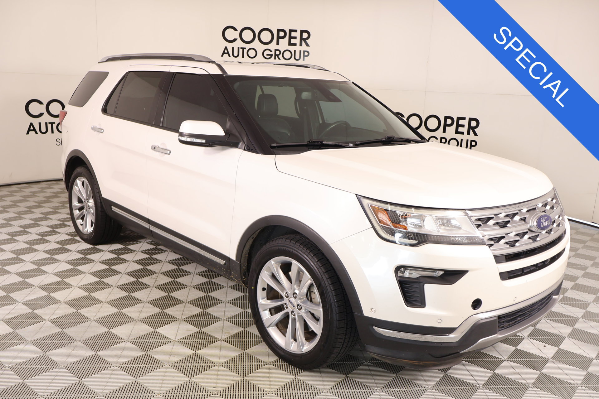Used 2018 Ford Explorer Limited w/ Equipment Group 301A AWD/4WD image 1