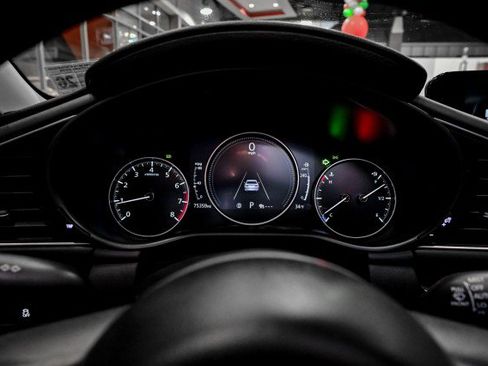 Used 2021 MAZDA MAZDA3 s image 27