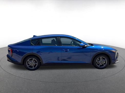 Used 2025 Kia K4 LXS image 16