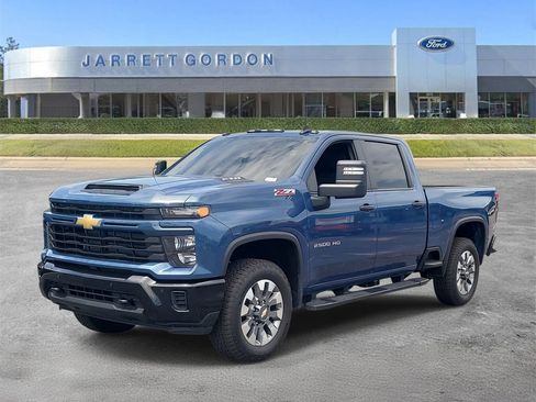 Used 2026 Chevrolet Silverado 2500 Custom w/ Custom Value Package AWD/4WD image 2