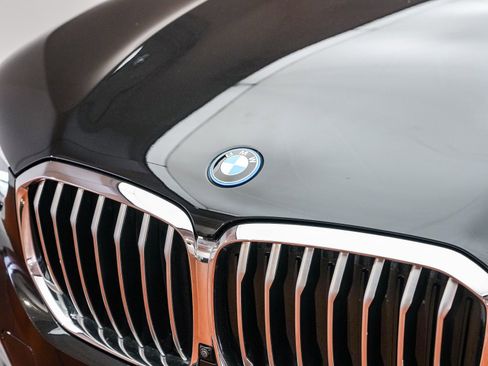 Certified 2023 BMW X5 xDrive45e w/ Climate Comfort Package image 9