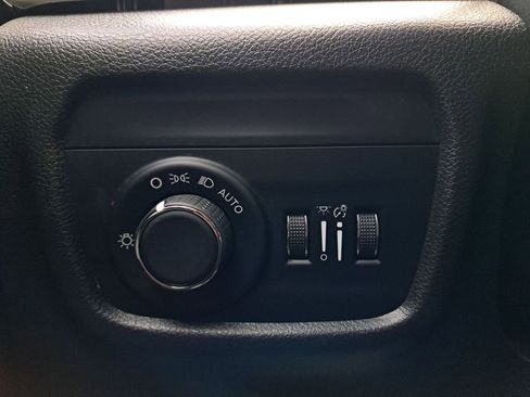 Used 2023 Jeep Grand Cherokee Altitude image 24