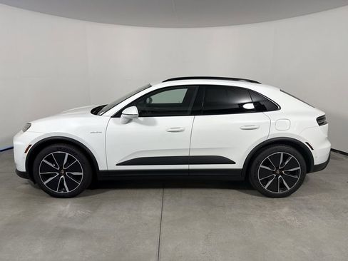Used 2025 Porsche Macan Electric image 2