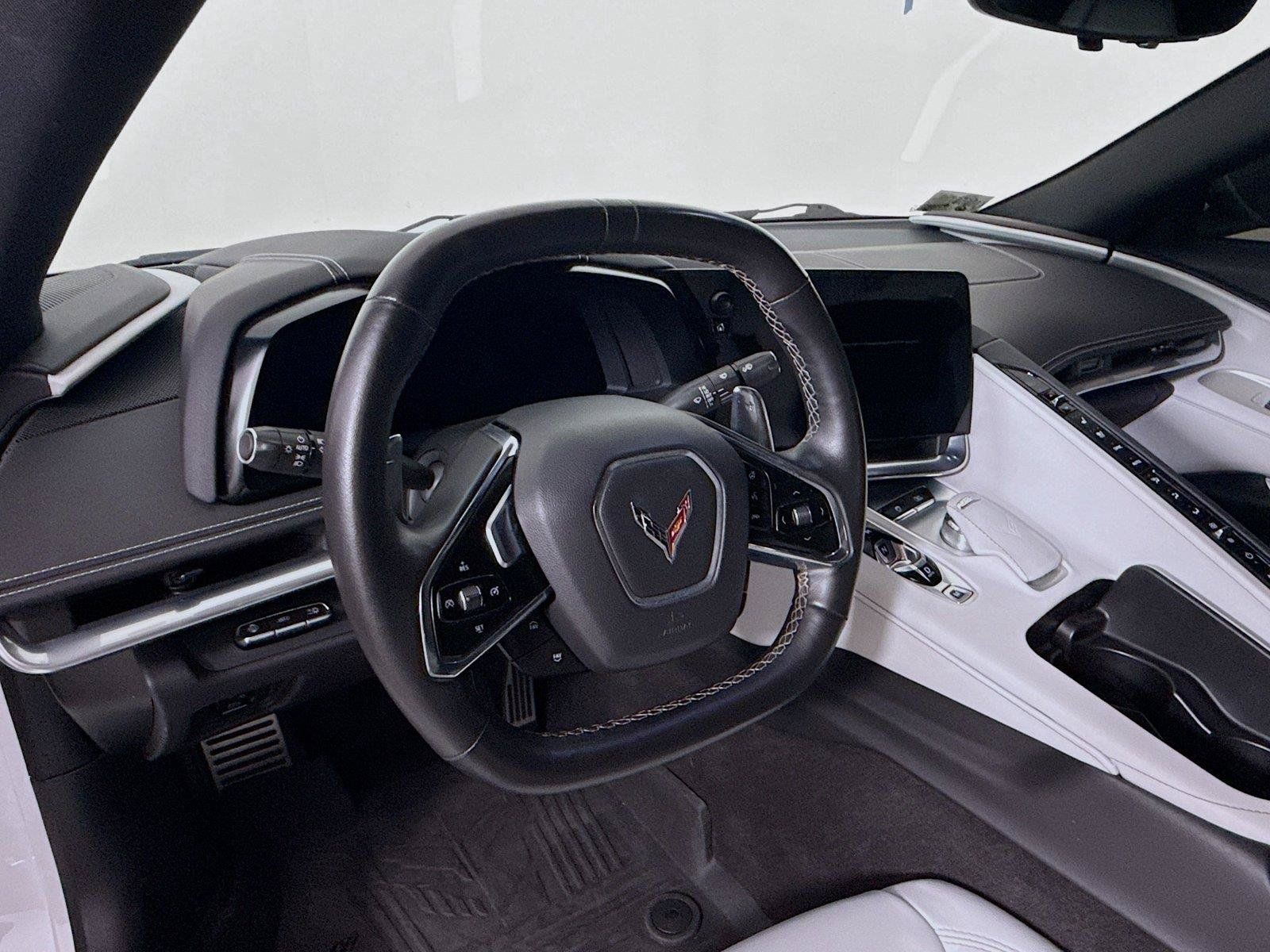 Used 2022 Chevrolet Corvette Stingray Preferred Cpe w/ Z51 Performance Package RWD image 9