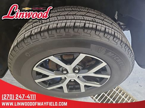 Used 2023 Jeep Grand Cherokee Limited AWD/4WD image 7