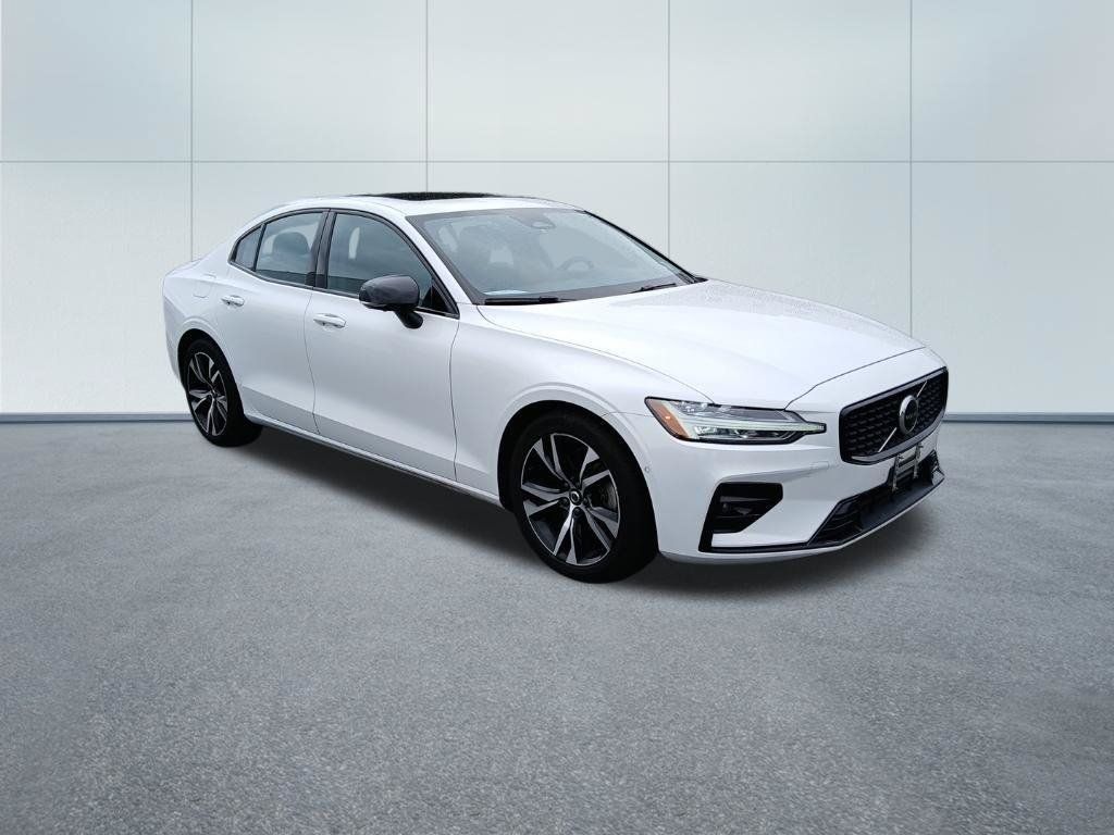 Used 2024 Volvo S60 B5 Plus FWD image 10