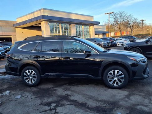 Used 2024 Subaru Outback Premium image 8