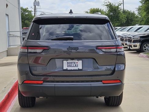 New 2026 Jeep Grand Cherokee L Limited w/ Limited Altitude Package RWD image 4