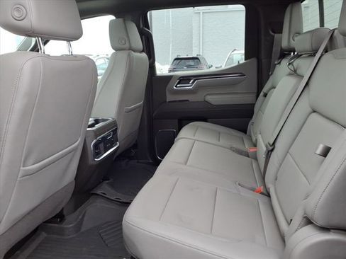 Used 2023 Chevrolet Silverado 1500 LTZ w/ LTZ Premium Package image 26