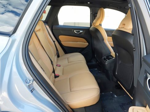 Used 2025 Volvo XC60 B5 Ultra w/ Climate Package PRO AWD/4WD image 45