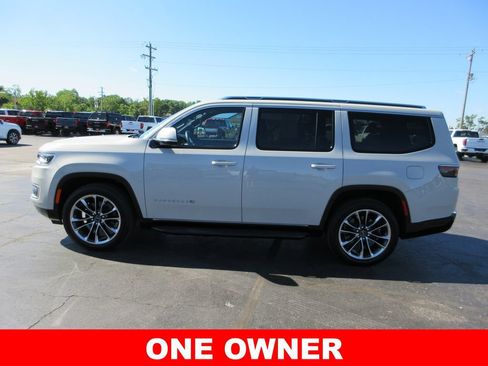 Used 2022 Jeep Wagoneer Series II w/ Premium Group I AWD/4WD image 11
