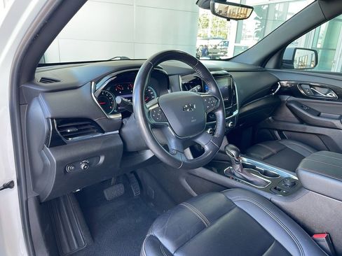 Used 2022 Chevrolet Traverse RS image 10