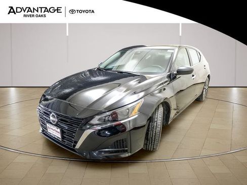 Used 2024 Nissan Altima 2.5 SV image 4