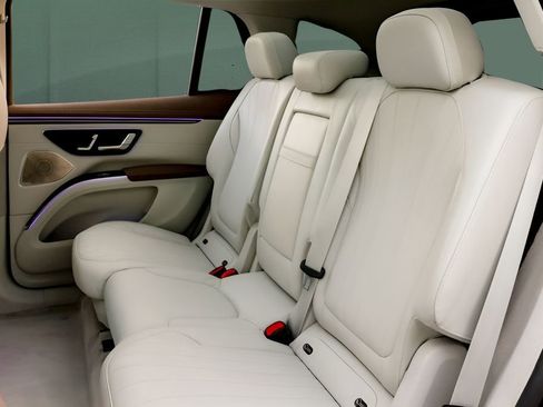 Used 2023 Mercedes-Benz EQS 580 4MATIC SUV image 29