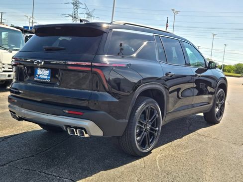 New 2026 Chevrolet Traverse LT w/ Driver Confidence Package AWD/4WD image 11