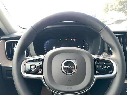 New 2026 Volvo XC60 B5 Ultra w/ Climate Package image 19