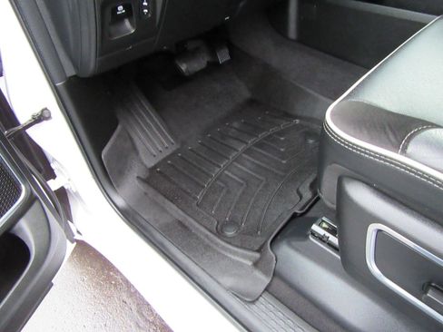 Used 2025 RAM 1500 Laramie w/ Sport Appearance Package image 28