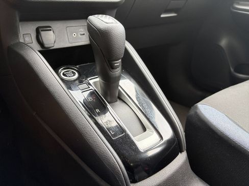 Used 2025 Nissan Versa SV FWD image 34