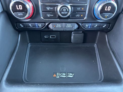 Used 2021 GMC Yukon SLT image 30