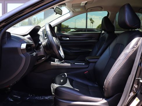 Used 2021 Nissan Altima 2.5 SR FWD image 38