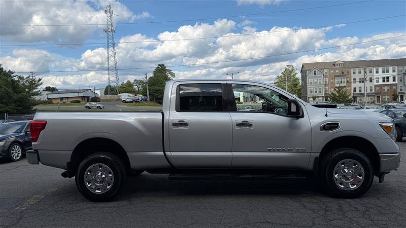 Used 2017 Nissan Titan SV AWD/4WD image 4