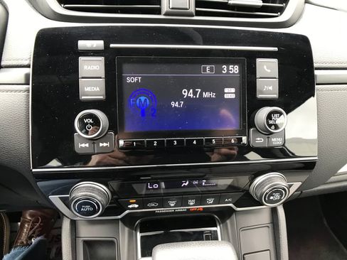 Used 2017 Honda CR-V LX image 9