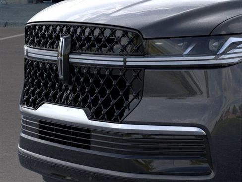 New 2025 Lincoln Navigator L Reserve w/ Jet Appearance Package image 17