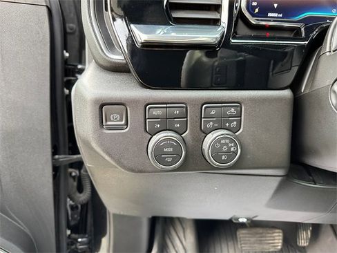 Used 2024 Chevrolet Silverado 1500 LTZ w/ LTZ Premium Package image 21