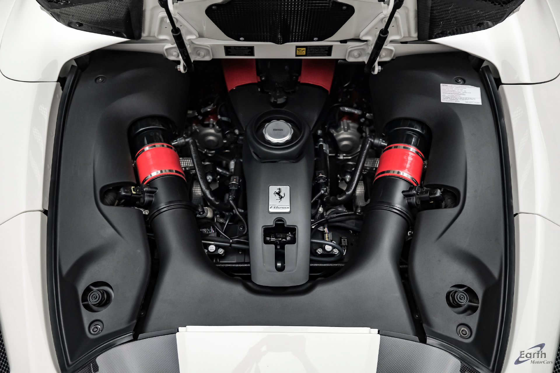 Used 2022 Ferrari F8 Tributo RWD image 3
